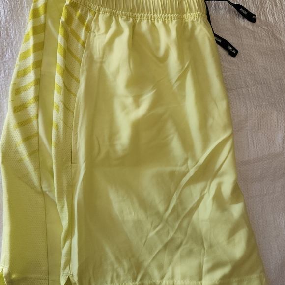 Gymshark Men's swim trunks XXL size light yellow slight lime! - Picture 4 of 5